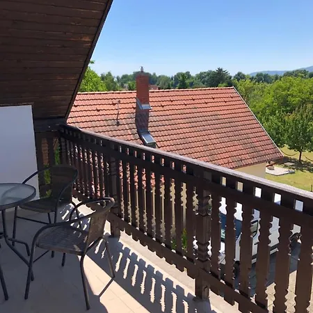 Pupos Lejlighed Szigliget